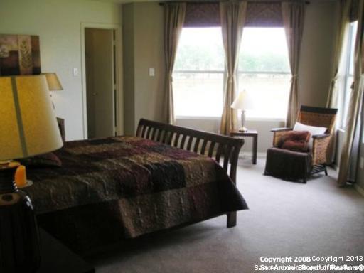 9119 Beech Grv Property Photo 5