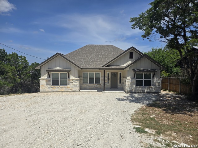 563 Irene Dr Property Photo 2