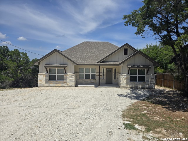 563 Irene Dr Property Photo 4
