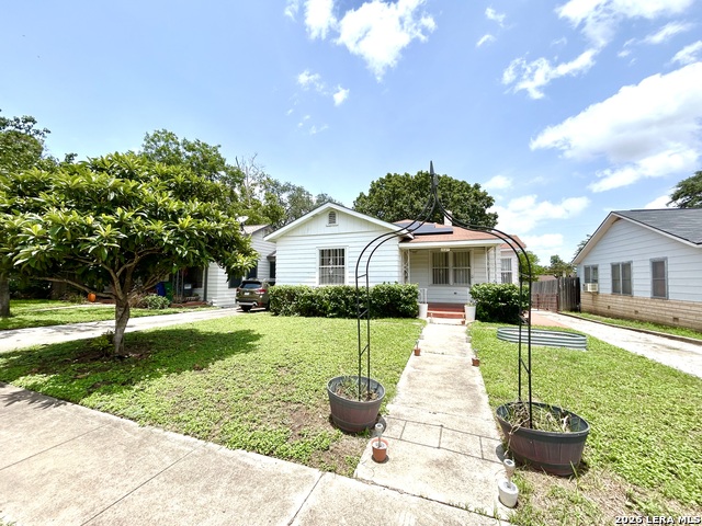1627 Schley Ave Property Photo 2