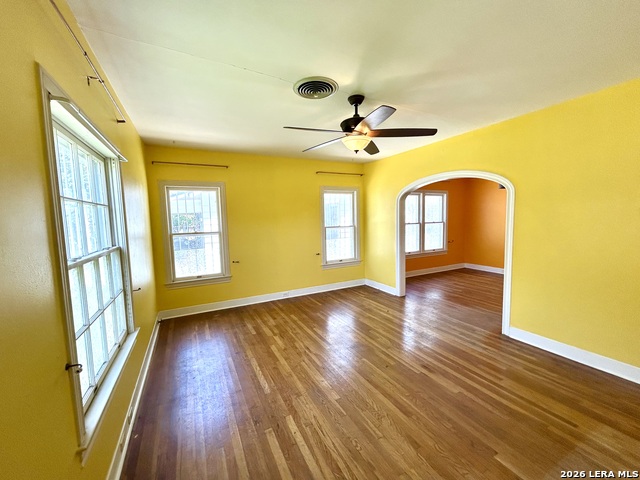 1627 Schley Ave Property Photo 5