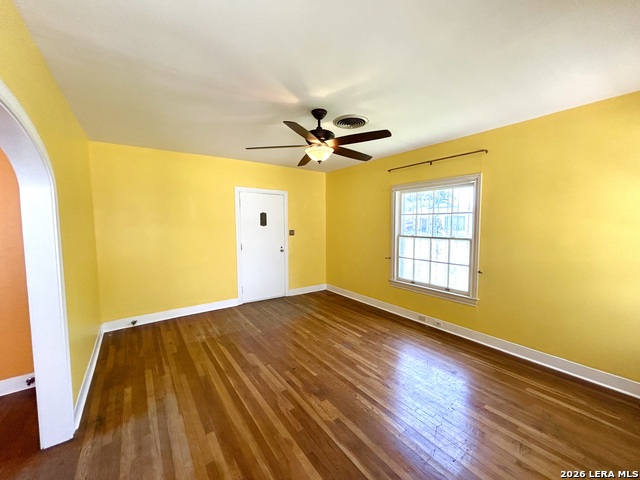 1627 Schley Ave Property Photo 6