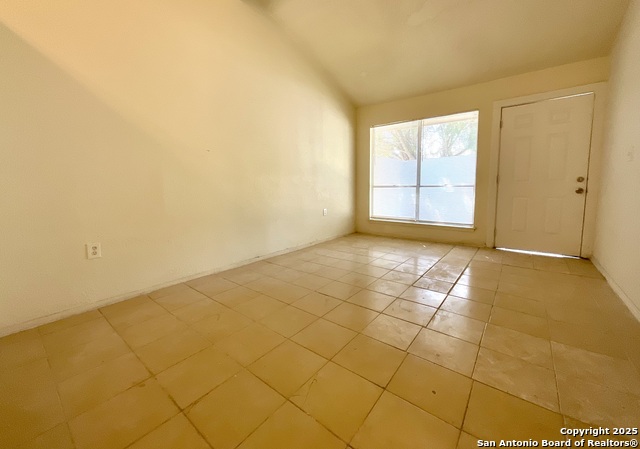 7237 Glen Bay Property Photo 3