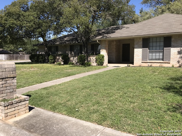 13851 Susancrest Dr Property Photo 2
