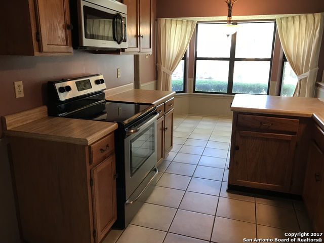 13851 Susancrest Dr Property Photo 3