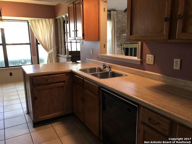 13851 Susancrest Dr Property Photo 4