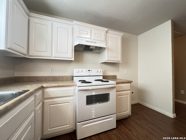 5706 Hickory Cyn Property Photo 6