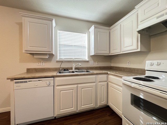 5706 Hickory Cyn Property Photo 7