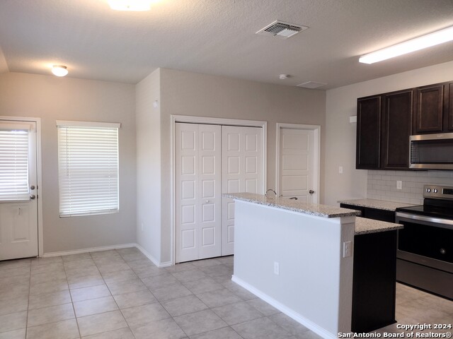 2024 Cassiopeia Bnd Property Photo 6