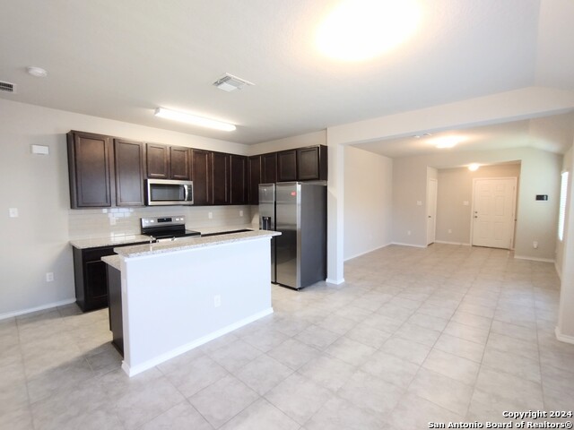 2024 Cassiopeia Bnd Property Photo 10