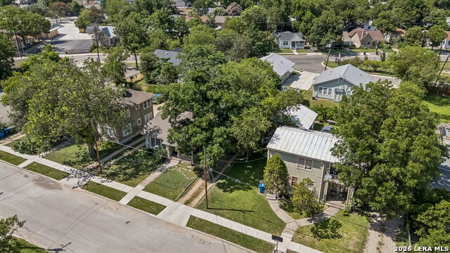 631 E Ashby Pl Property Photo 5