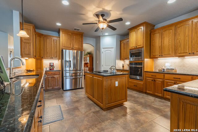 128 Chuckwagon Dr Property Photo 11
