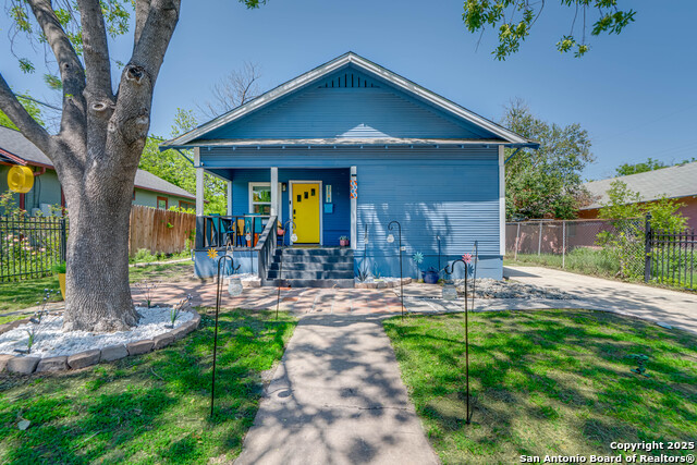 1505 W Craig Pl Property Photo 1