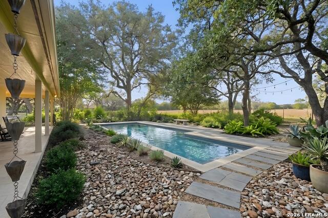 22050 Hanging Oak Property Photo 4