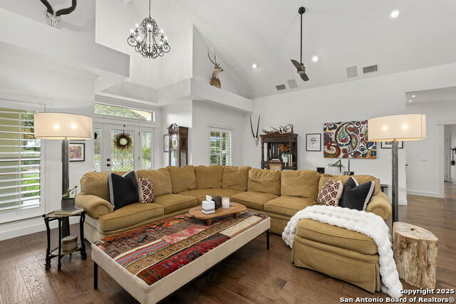 22050 Hanging Oak Property Photo 8
