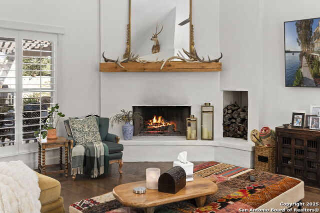 22050 Hanging Oak Property Photo 9