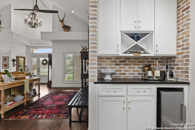 22050 Hanging Oak Property Photo 10