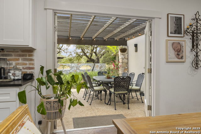 22050 Hanging Oak Property Photo 11