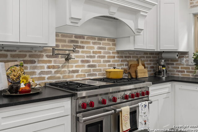 22050 Hanging Oak Property Photo 12