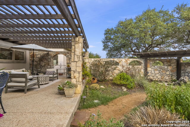 22050 Hanging Oak Property Photo 32