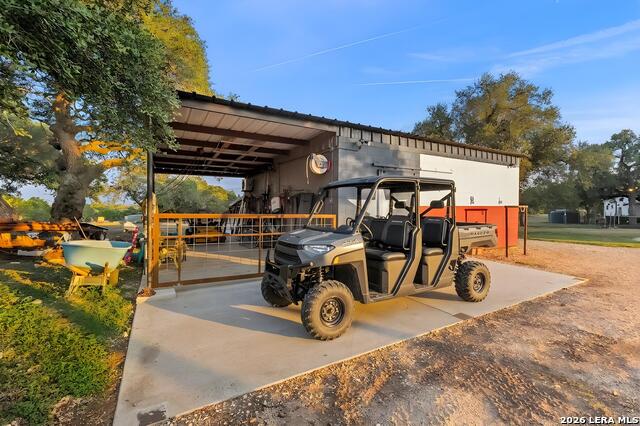 22050 Hanging Oak Property Photo 38
