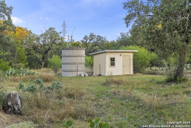 22050 Hanging Oak Property Photo 39