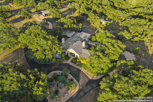 22050 Hanging Oak Property Photo 40