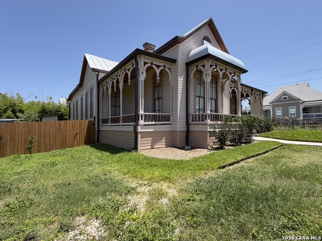 1133 E Crockett St Property Photo 3
