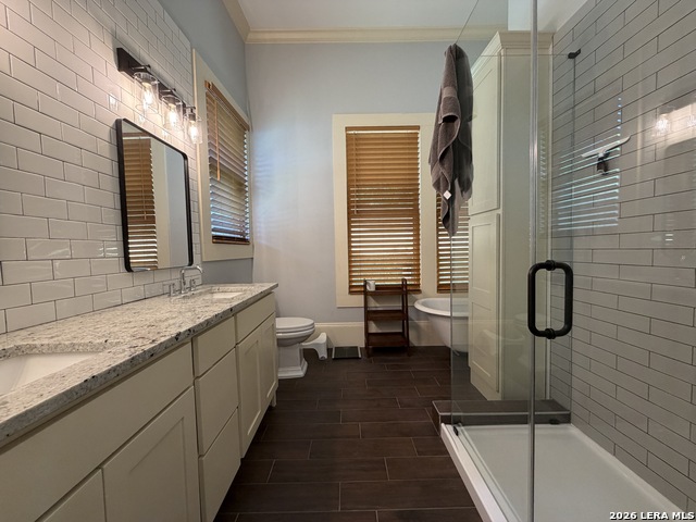 1133 E Crockett St Property Photo 22