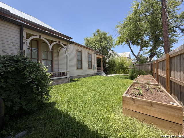 1133 E Crockett St Property Photo 26