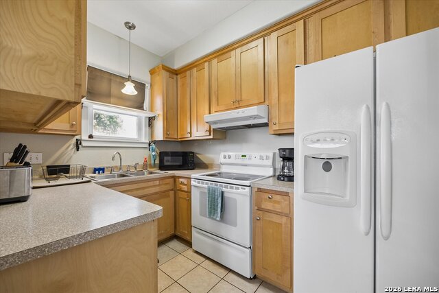 842 E Guenther St Property Photo 7