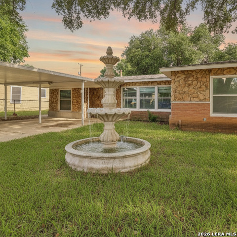 623 Weizmann St Property Photo 1