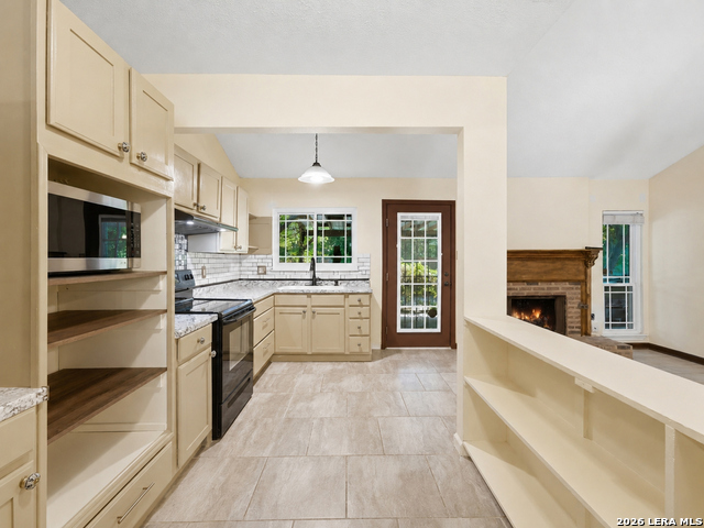 1114 Churing Property Photo 11