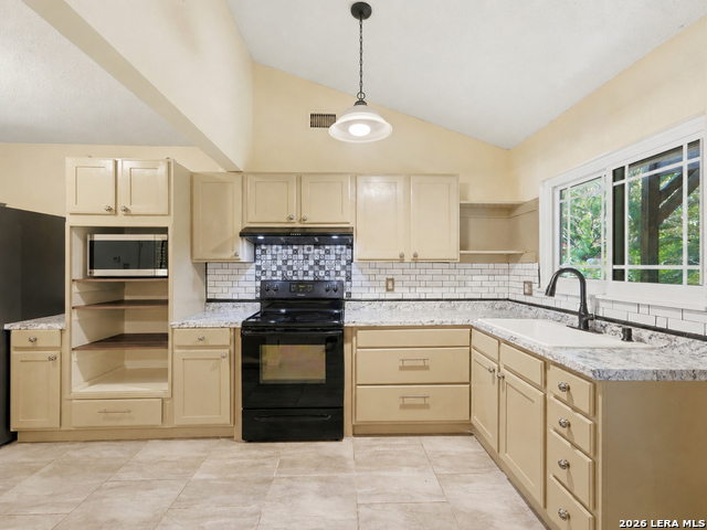 1114 Churing Property Photo 14