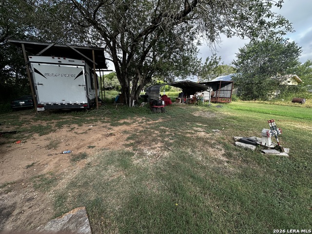 208 S Dickson Property Photo 3
