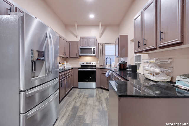 10075 E Loop 1604 S Property Photo 4