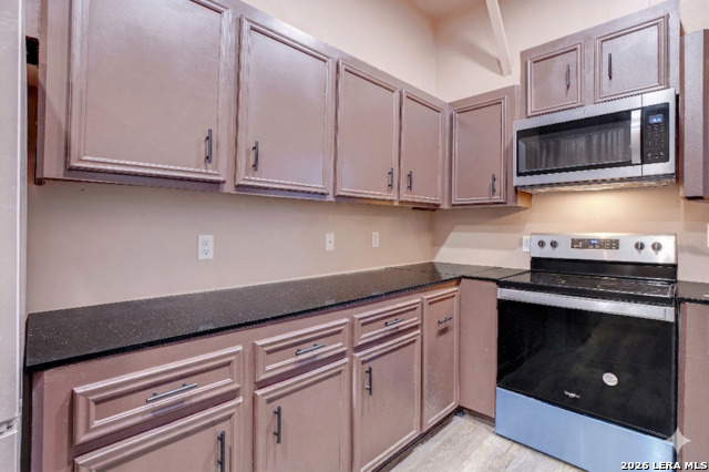 10075 E Loop 1604 S Property Photo 5