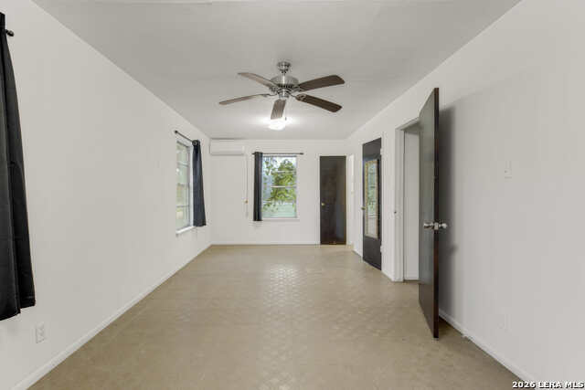 10075 E Loop 1604 S Property Photo 13