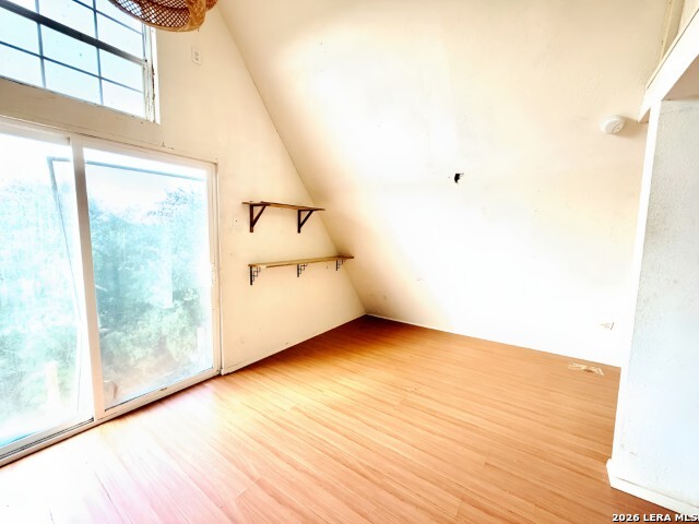 541 Wade St Property Photo 2