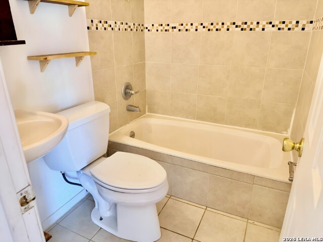 541 Wade St Property Photo 4