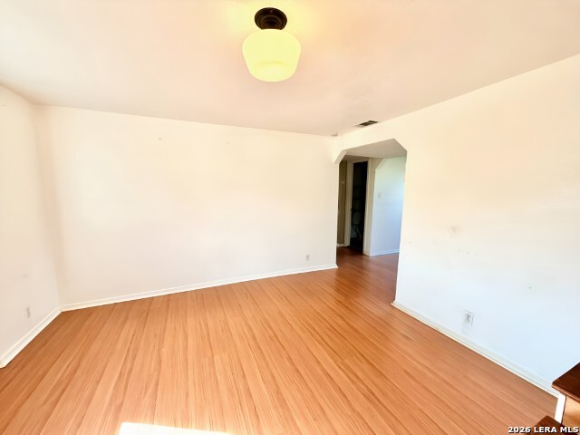 541 Wade St Property Photo 6