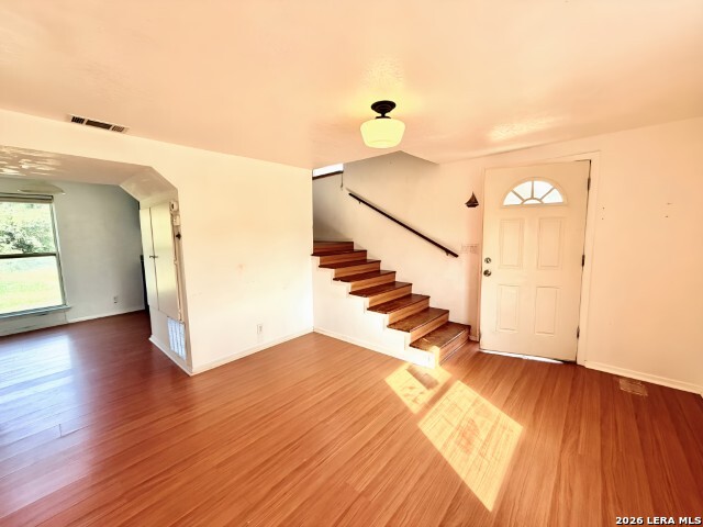541 Wade St Property Photo 8