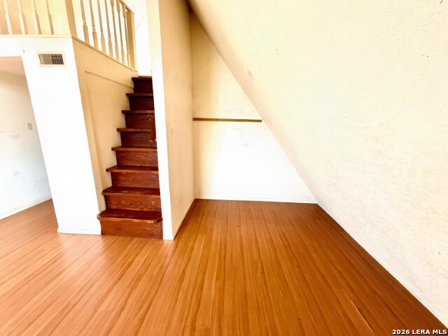 541 Wade St Property Photo 13