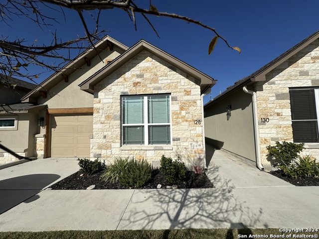 128 Magnolia Cir Property Photo 1