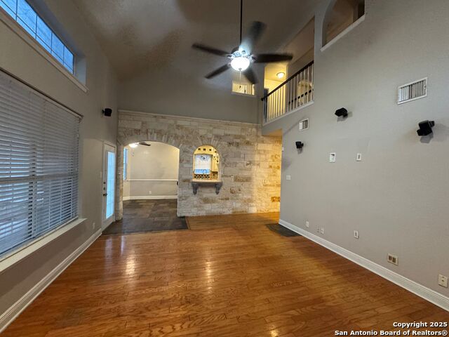10118 Mission Crk Property Photo 4
