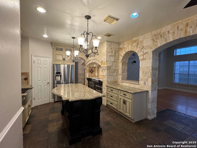 10118 Mission Crk Property Photo 8