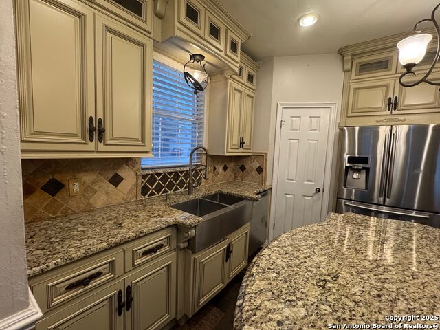 10118 Mission Crk Property Photo 9