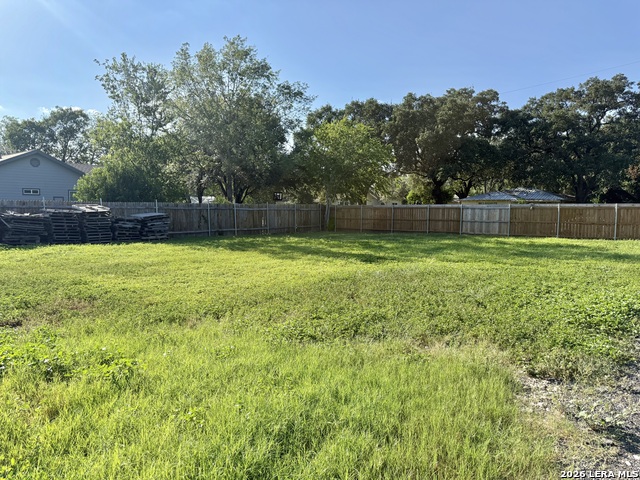 958 Holmgreen Rd Property Photo 3