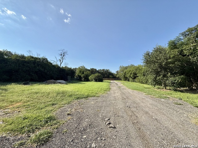 958 Holmgreen Rd Property Photo 4