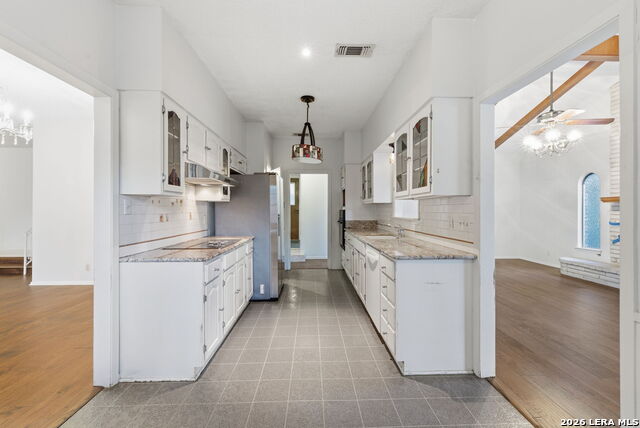103 Castleoaks Property Photo 15